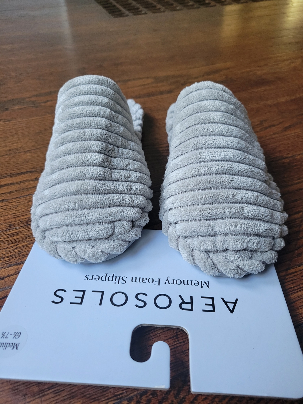 Aerosoles’s Memory Foam Slippers Size Medium 6 1/2 -7 1/2 New Grey Soft Comfy - Picture 15 of 15